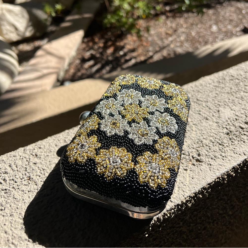 Vintage luxury small clutch, gold chain included, like new barely worn
